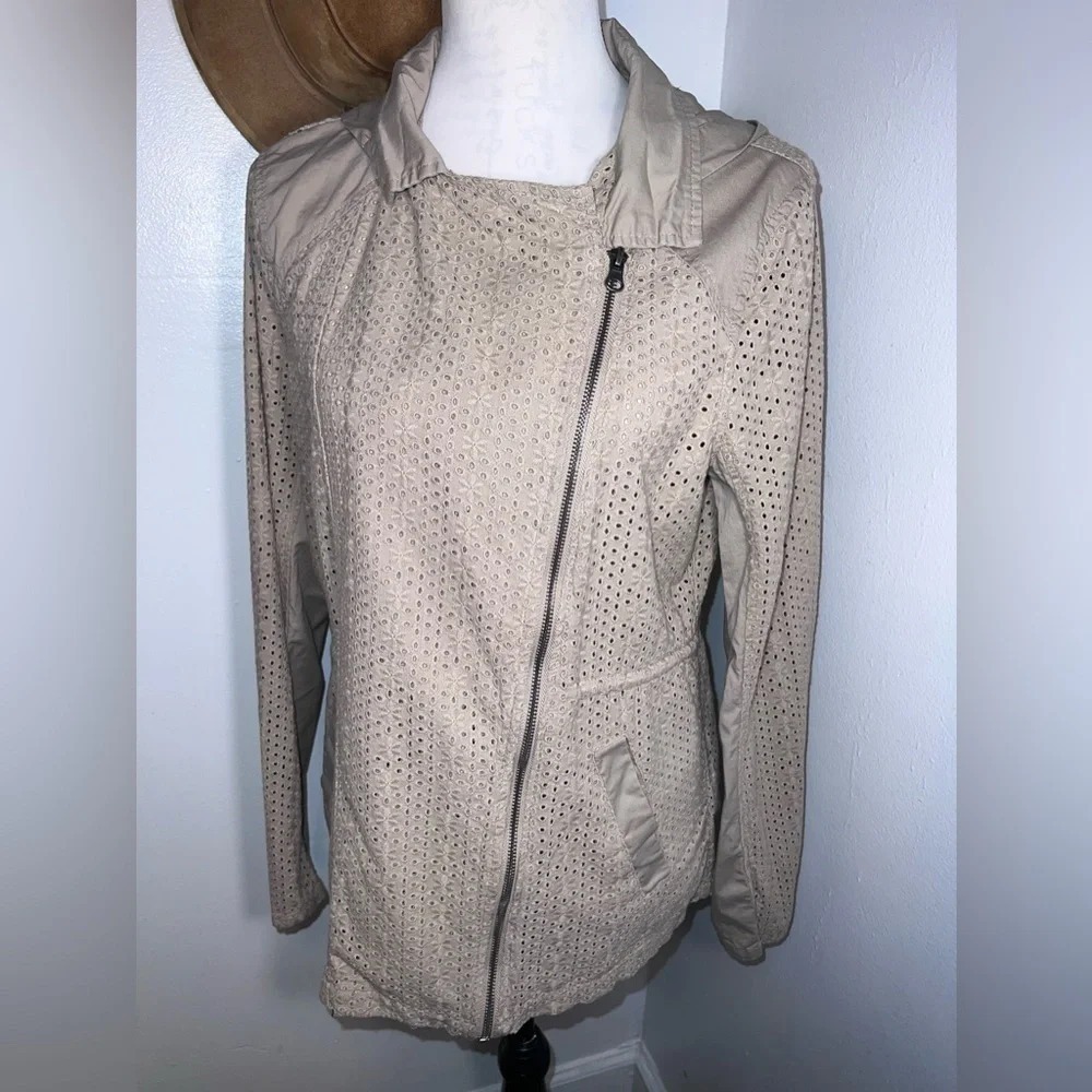 Me Jane, L, longsleeve tan eyelet w/solid tan contrast material asymmetrical zip